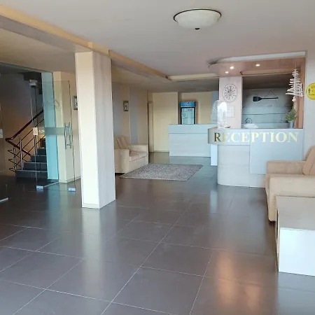 за гости снежи Apartment Balchik